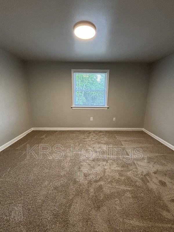 5423 Remuda Dr - Photo 6 of 8