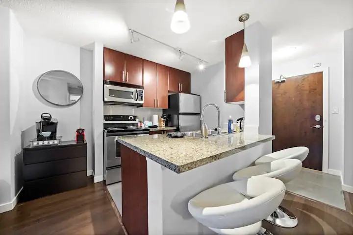 688 Abbott Street - Photo 3 of 22