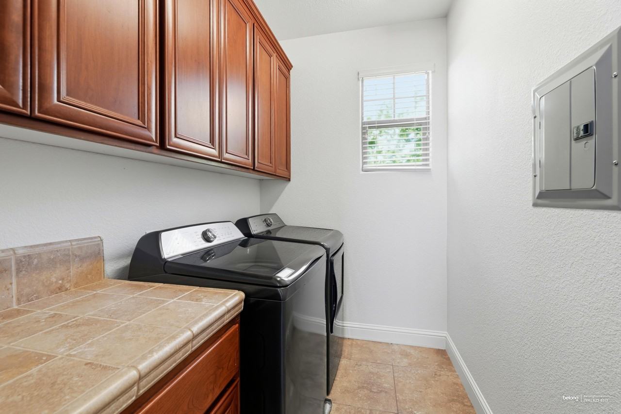 2439 Lincoln Airpark Dr - Photo 2 of 21