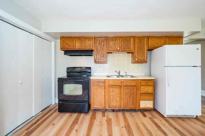 20 Vernon Ave #3 - Photo 6 of 10