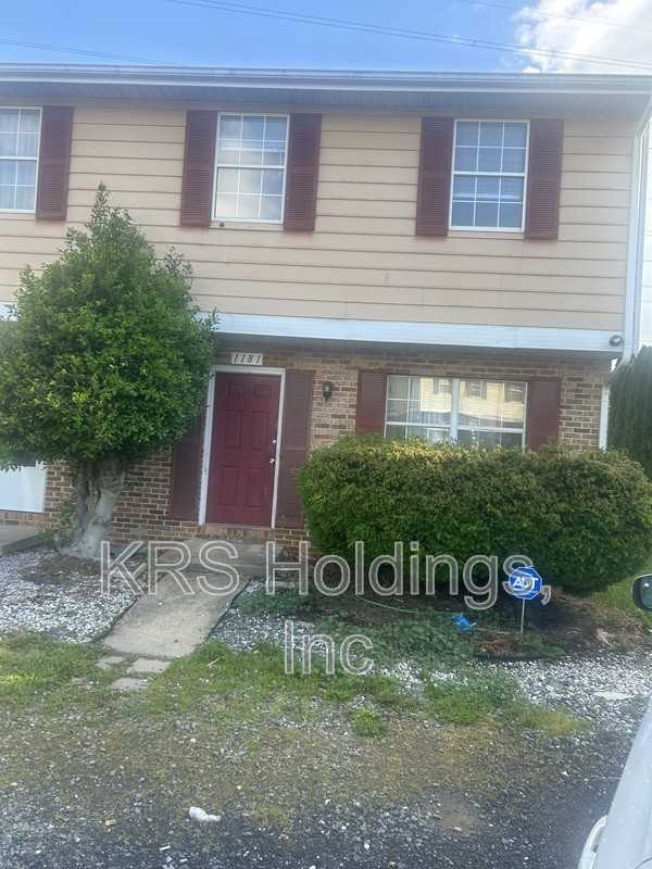 1181 Rosedale Dr - Photo 2 of 8