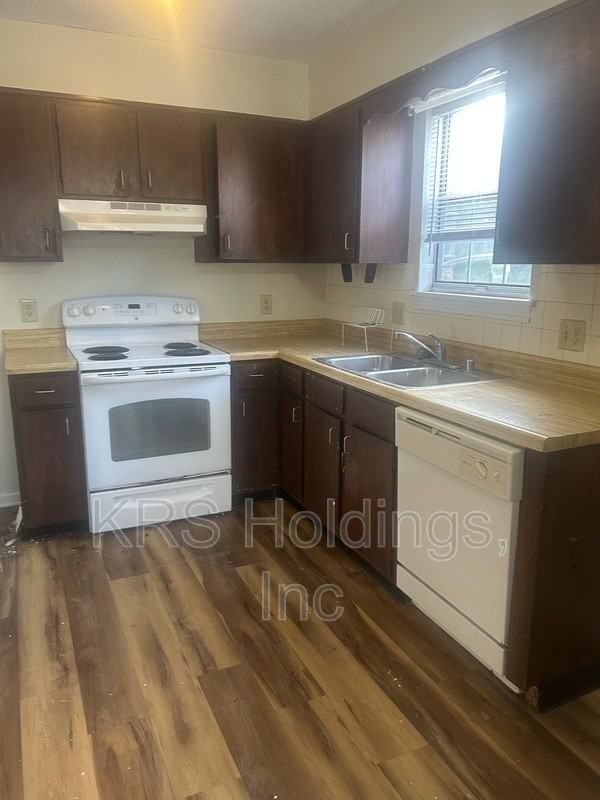 1181 Rosedale Dr - Photo 5 of 8