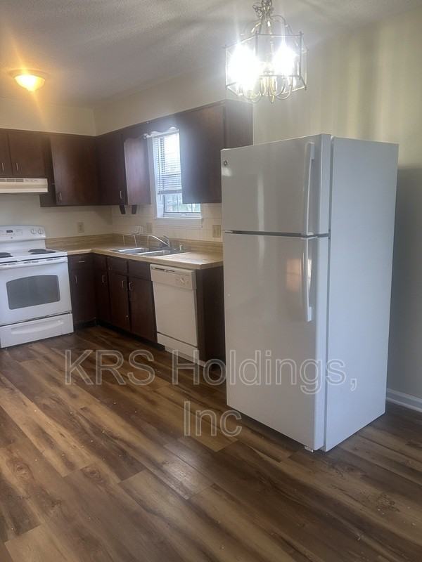 1181 Rosedale Dr - Photo 6 of 8