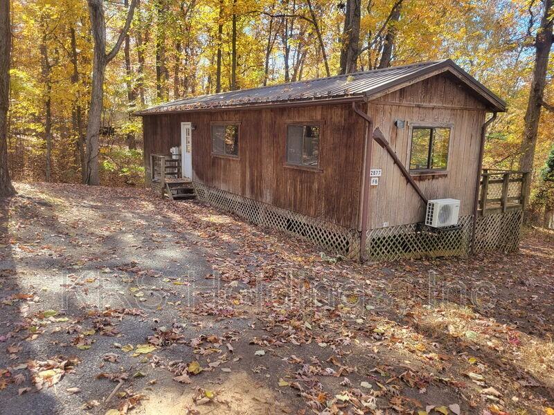 2877 Rhodes Lane - Photo 3 of 7