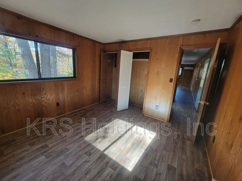 2877 Rhodes Lane - Photo 5 of 7