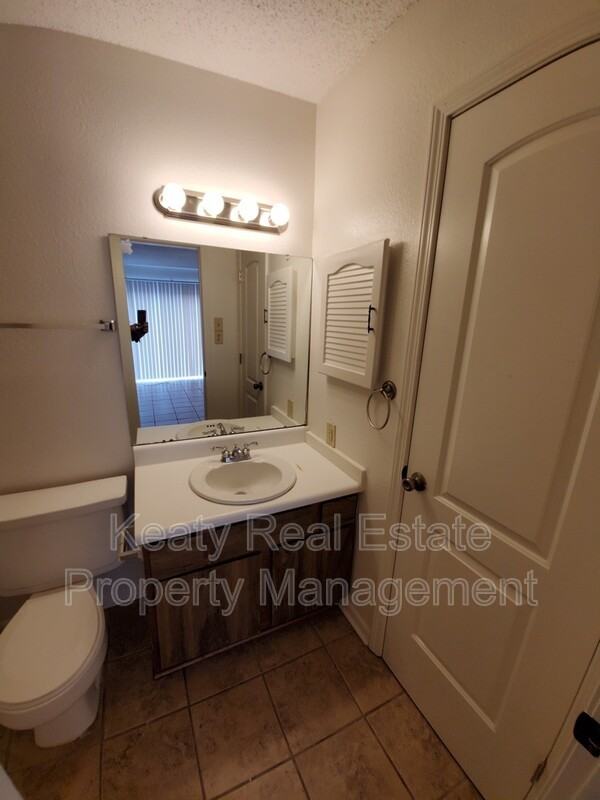 803 Fox Run Ave - Photo 5 of 17