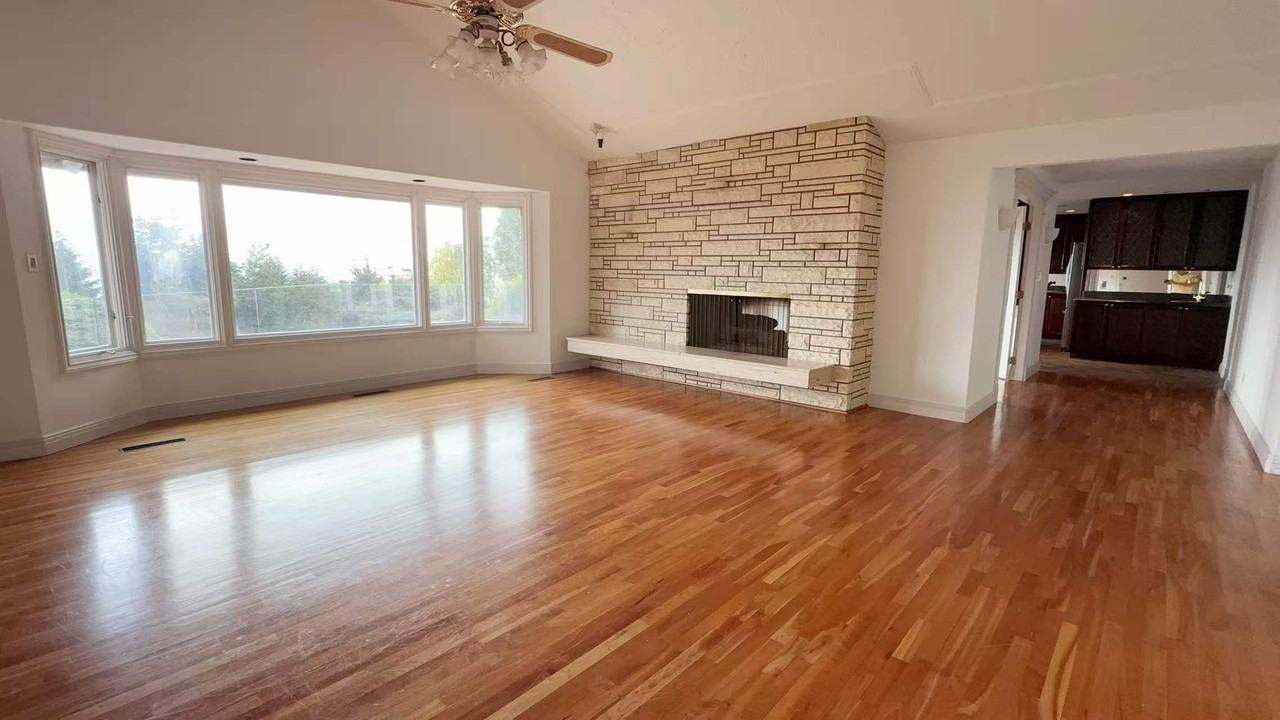 1105 Eyremount Drive - Photo 4 of 20