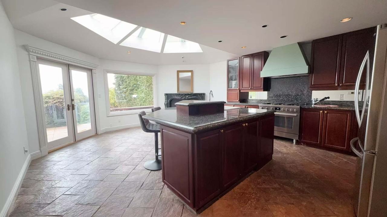 1105 Eyremount Drive - Photo 5 of 20