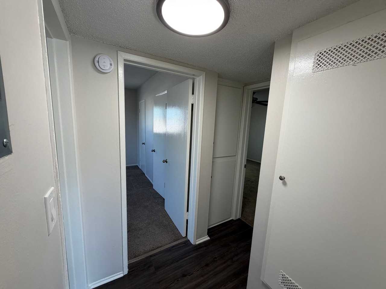 Spacious 1 Bedroom/1 Bathroom Apartment - Photo 7 of 23