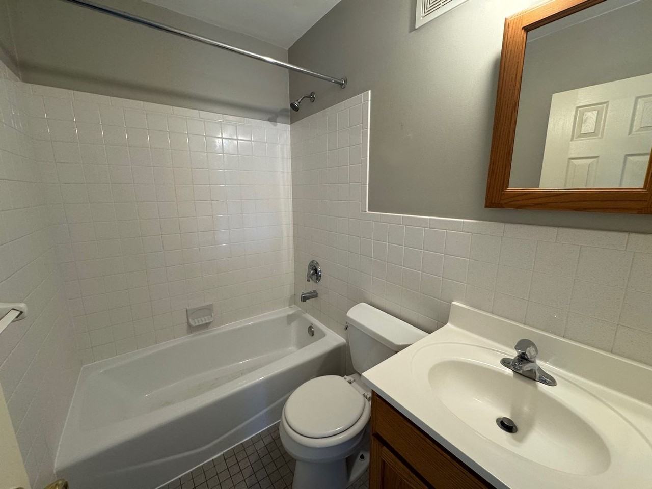 203 E Chestnut Street - Photo 6 of 22