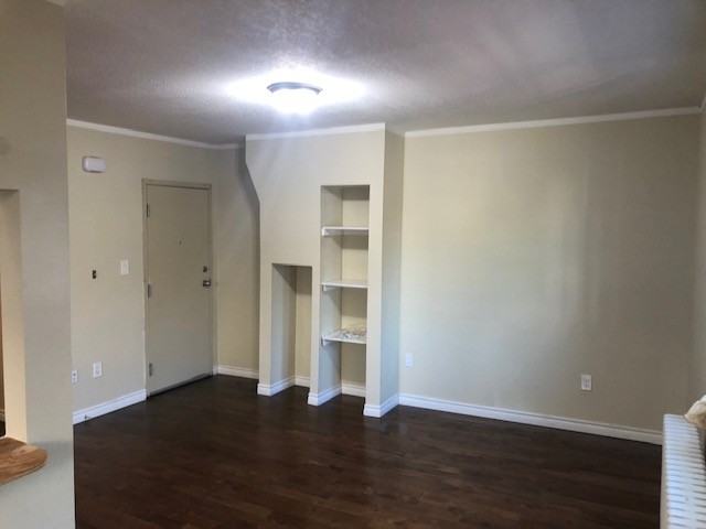 1124 Main St W #4 - Photo 4 of 8