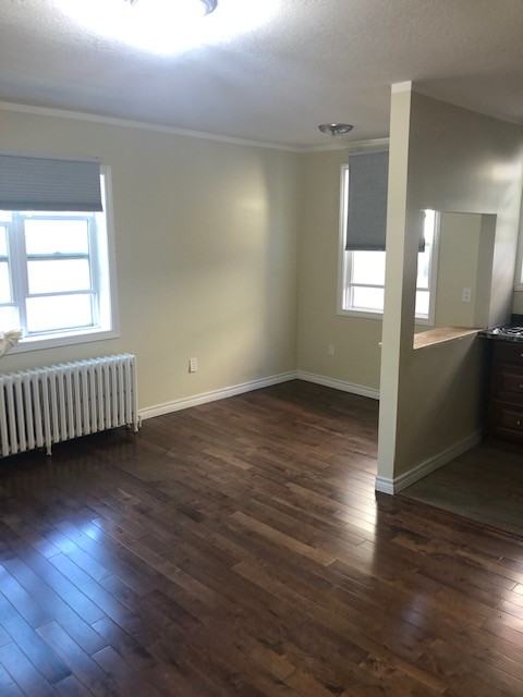 1124 Main St W #4 - Photo 5 of 8