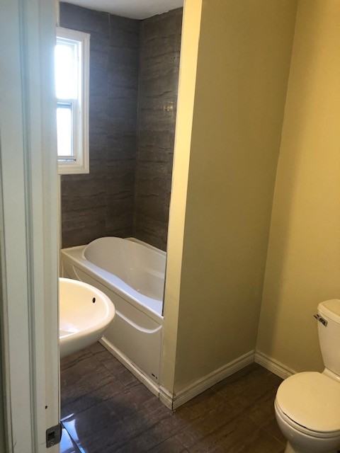 1124 Main St W #4 - Photo 6 of 8