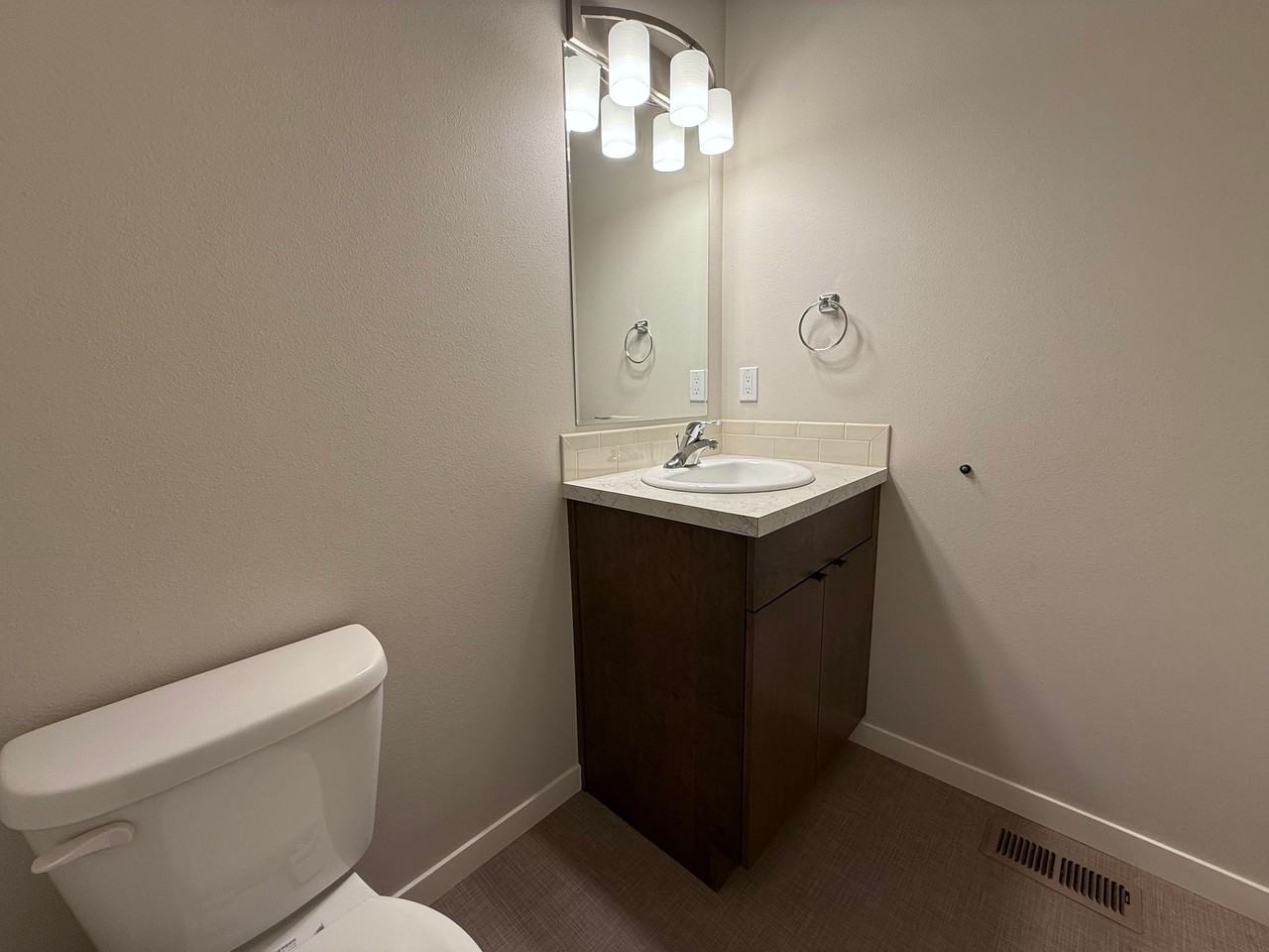 Bergen Town Homes - Photo 6 of 21
