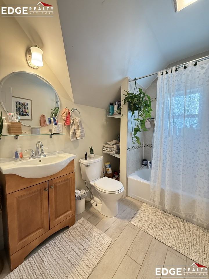 104 Brooks St #3 - Photo 7 of 10