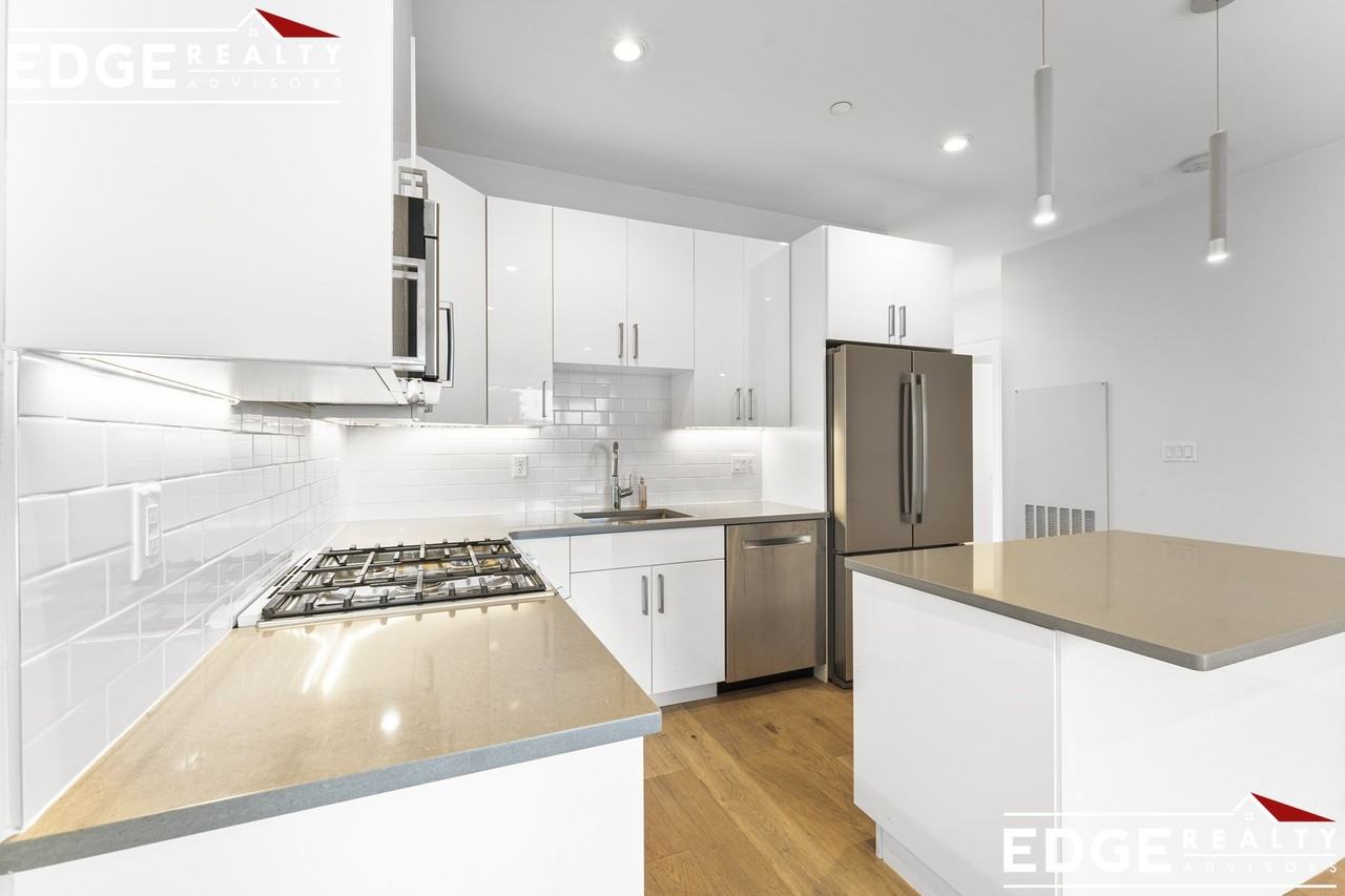 420 W Broadway #205 - Photo 2 of 17