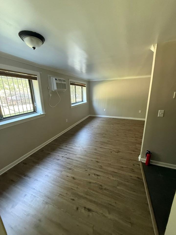 3105 Naylor Rd Se - Photo 3 of 13