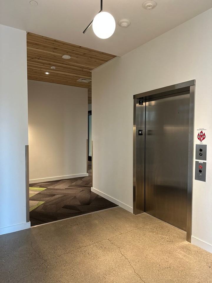 2745 Nw Ordway Ave - Photo 7 of 44