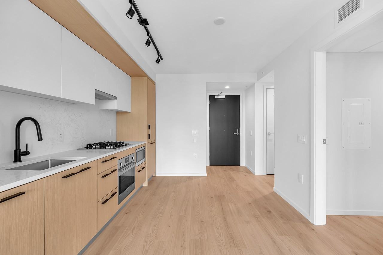 2729 Kingsway #7XX - Photo 5 of 32