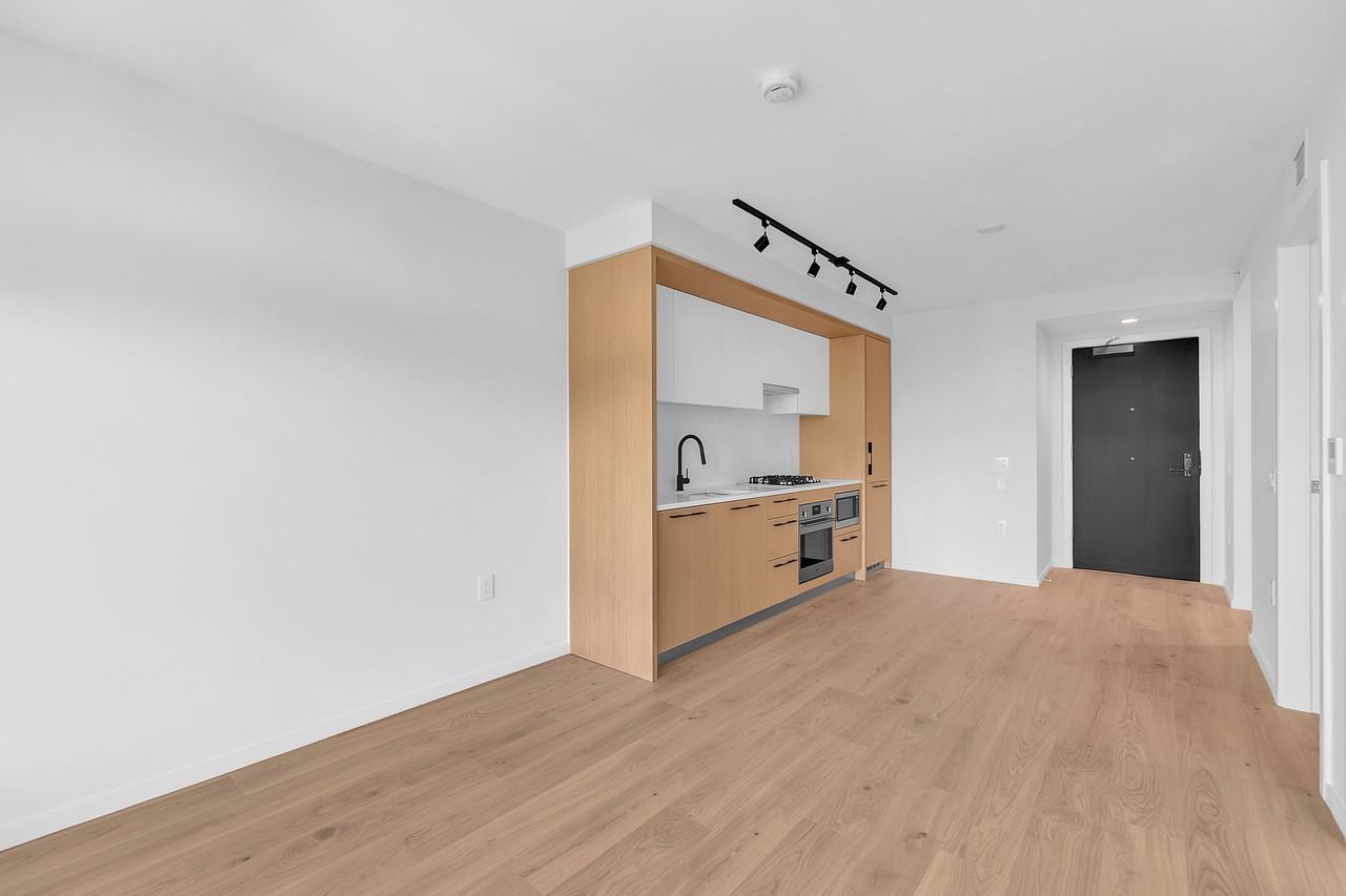 2729 Kingsway #7XX - Photo 7 of 32