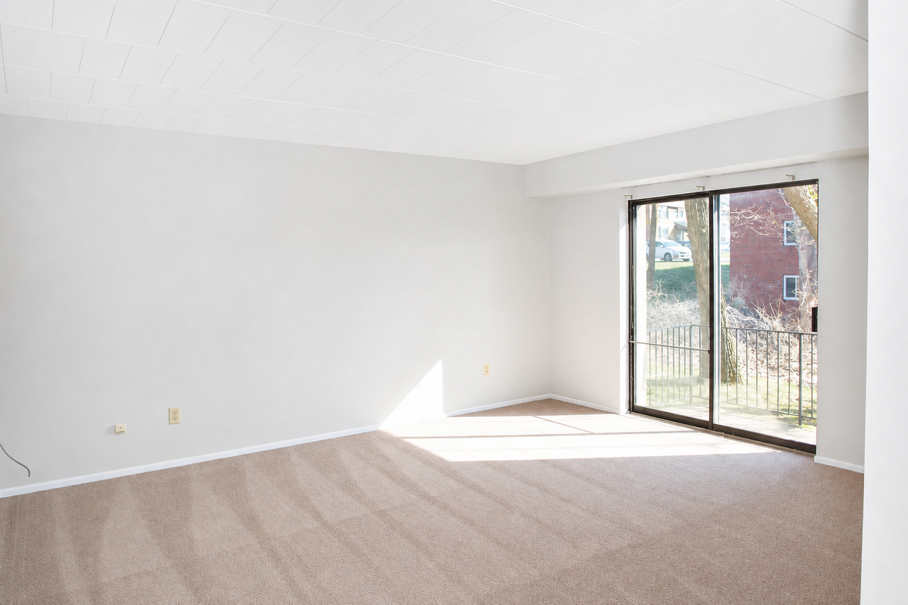 WELLINGTON APARTMENTS -- 061 - Photo 3 of 21