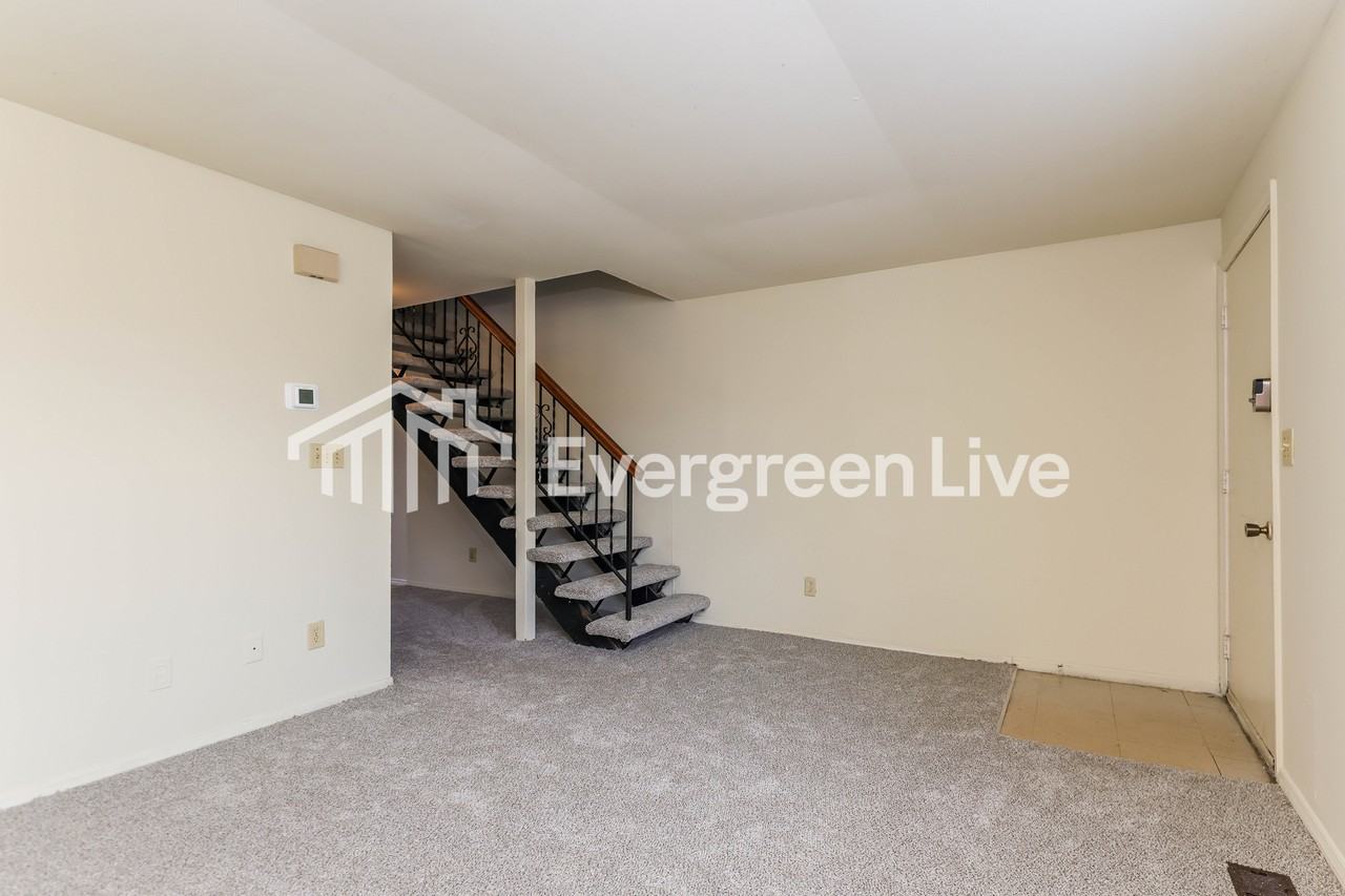 7564 Mount Whitney St - Photo 3 of 15