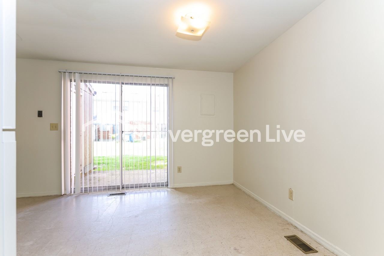 7564 Mount Whitney St - Photo 5 of 15