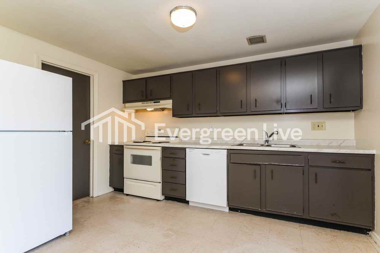 7564 Mount Whitney St - Photo 7 of 15