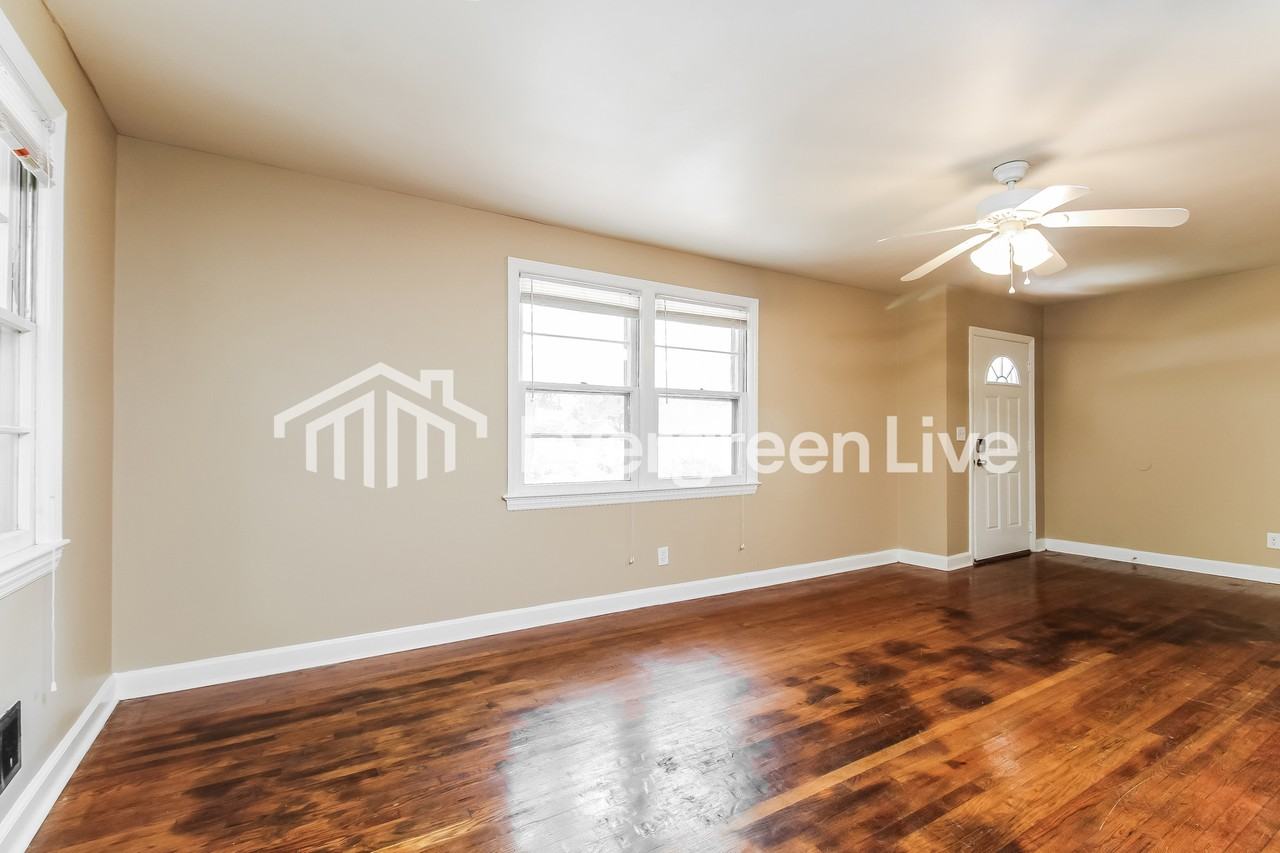 3019 Oakhaven Rd - Photo 2 of 15