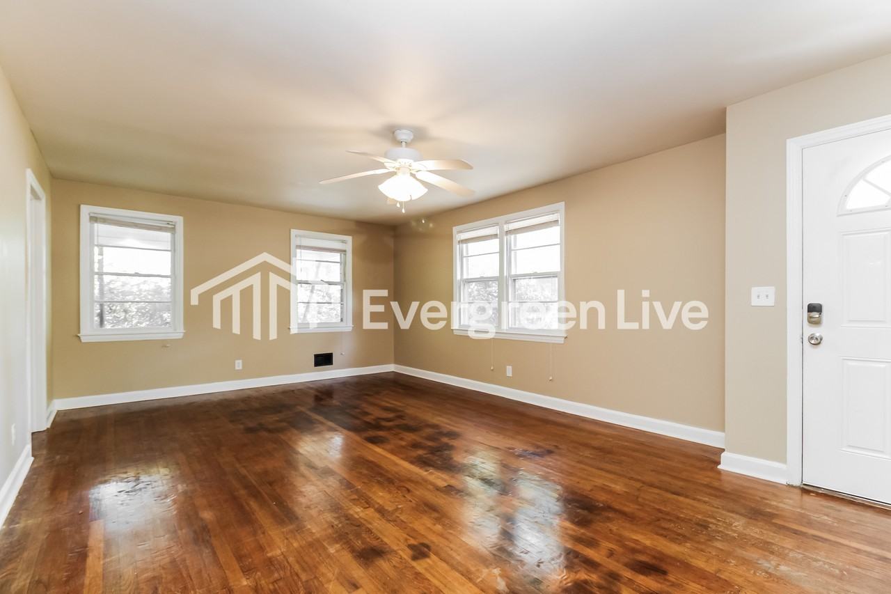 3019 Oakhaven Rd - Photo 3 of 15