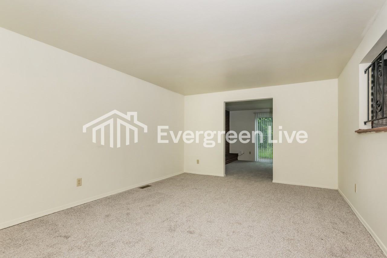 6291 Leawood Dr - Photo 4 of 15