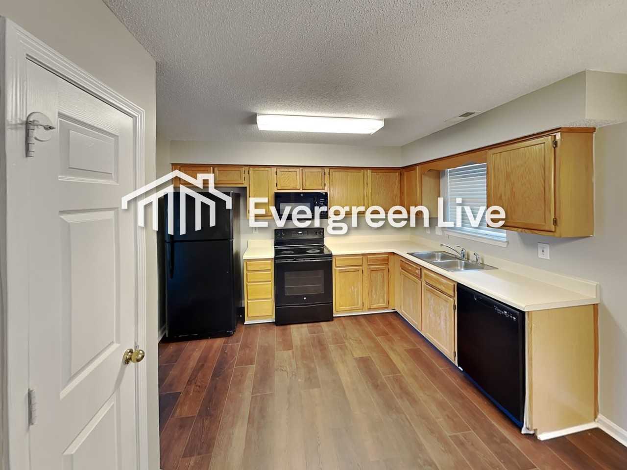 1356 Crestridge Ln - Photo 4 of 17