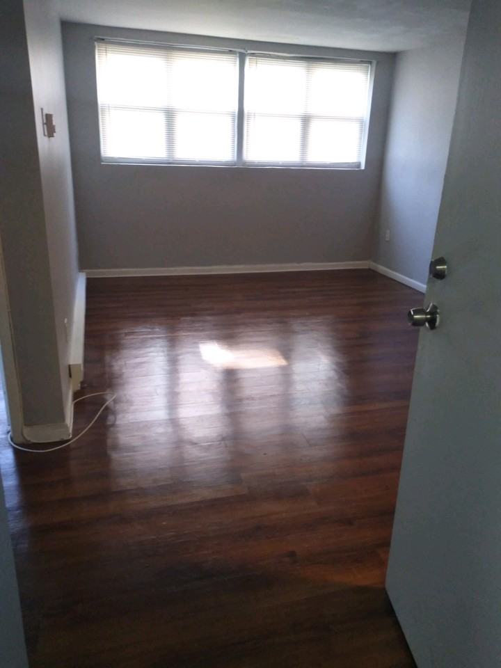127 Watson Ave - Photo 5 of 21