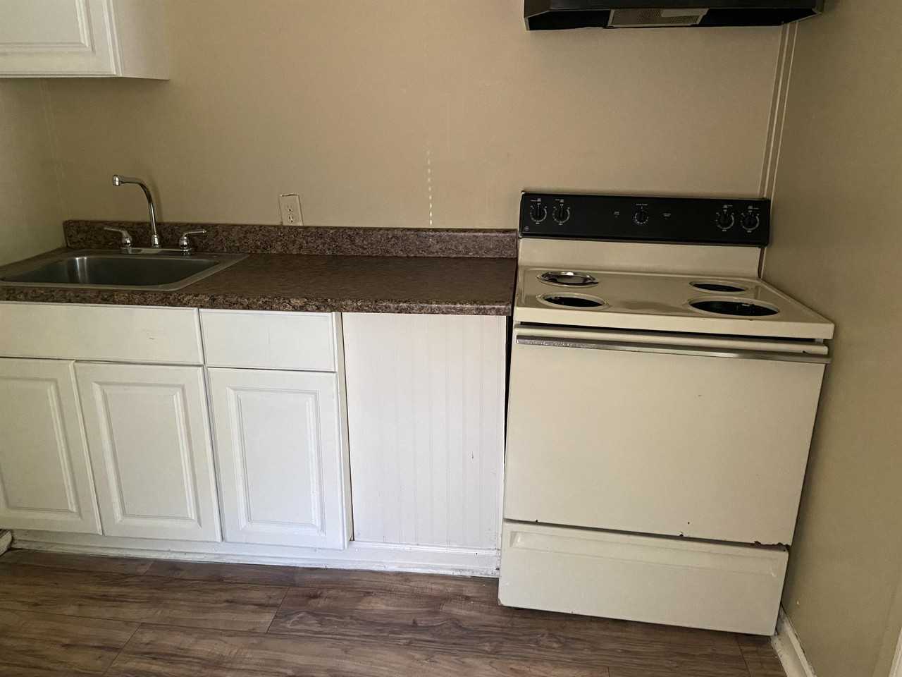 520 Charlton Street - Photo 2 of 2