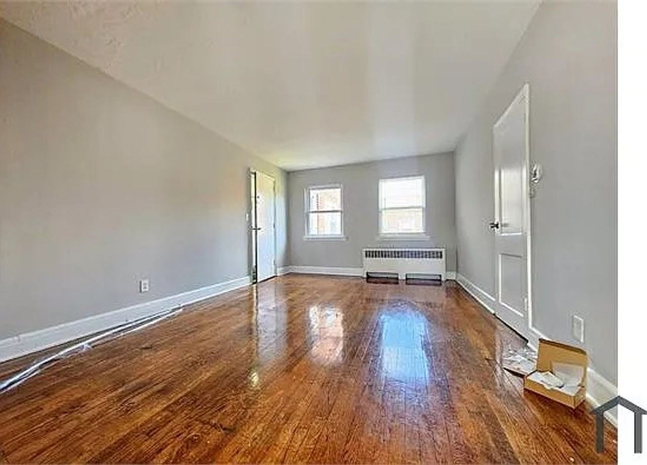 Winston Court Apartments - Photo 2 of 7