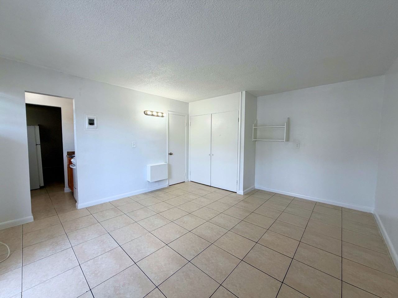 4611 South Congress Avenue - Photo 3 of 35