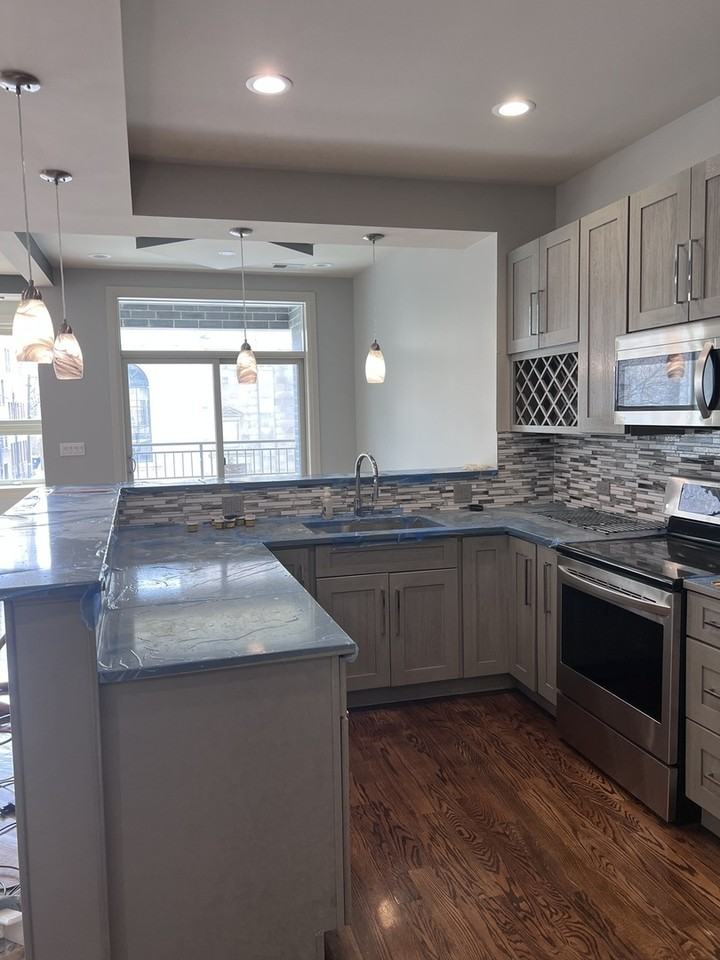 120 8 E 64th St. #2E - Photo 2 of 20