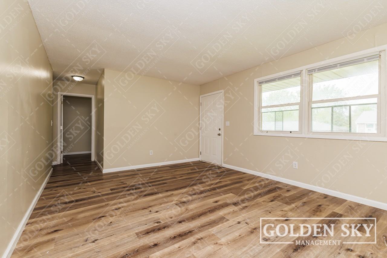 6319 East Piccadilly Road - Photo 3 of 10