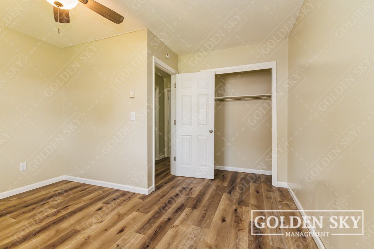 6319 East Piccadilly Road - Photo 4 of 10