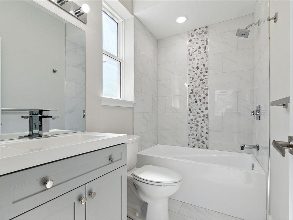 723 North 35th Street - Photo 3 of 6