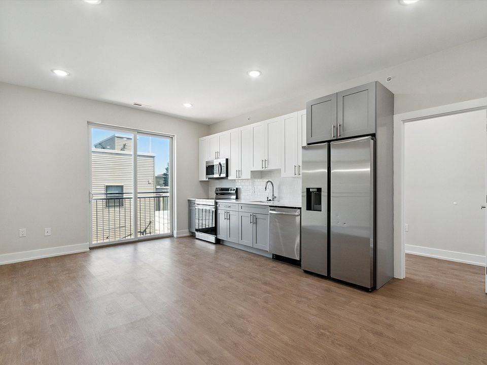 723 North 35th Street - Photo 4 of 6