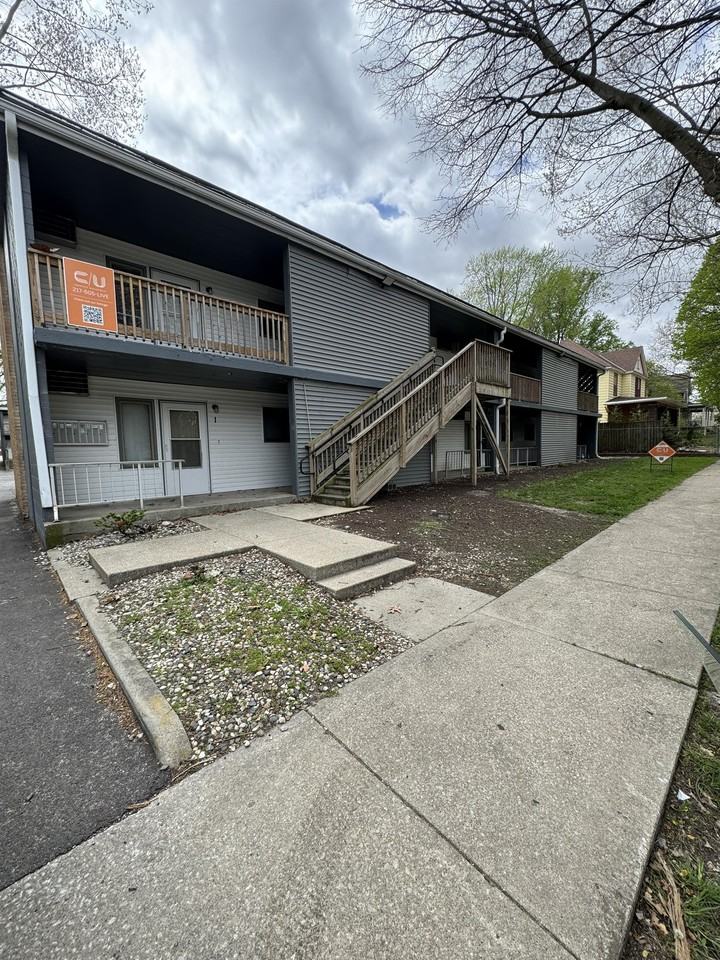 801 W Hill St - Photo 2 of 12