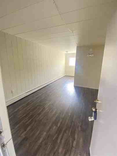 801 W Hill St - Photo 5 of 12