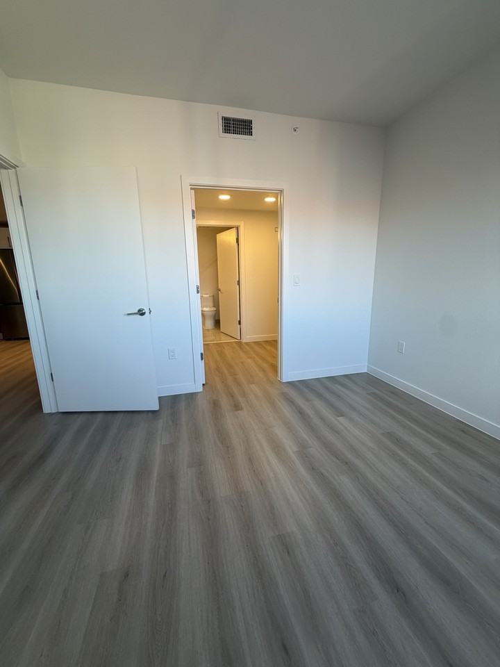 1850 Delaware Pkwy #D33 - Photo 3 of 4