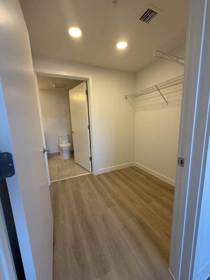 1850 Delaware Pkwy #D33 - Photo 4 of 4