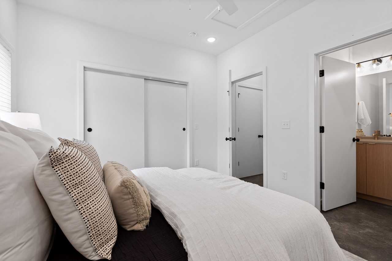 121 Fern Ave #B - Photo 7 of 12
