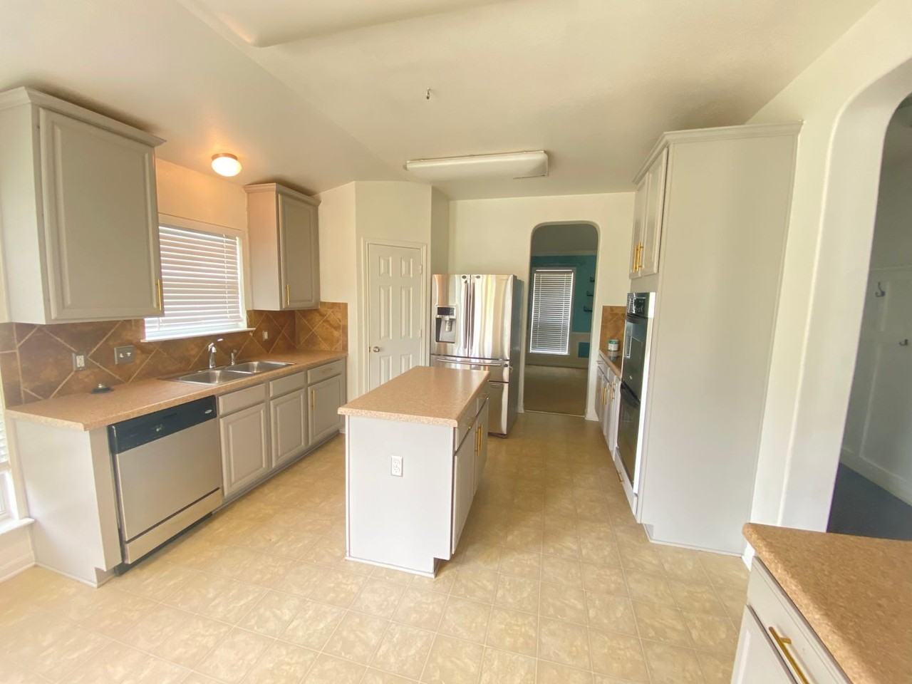 6005 Graphite Dr - Photo 2 of 25