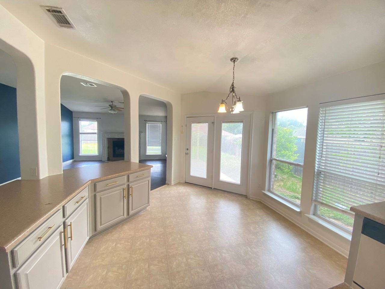 6005 Graphite Dr - Photo 3 of 25