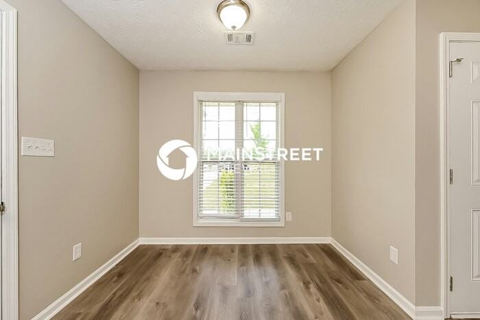 1110 Bramblewood Dr - Photo 4 of 16