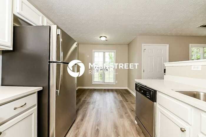 1110 Bramblewood Dr - Photo 6 of 16